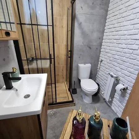 Marilyn Lux Apartment